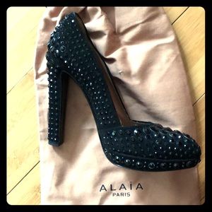 NWOT Alaia 6.5 embellished chunky heel pumps